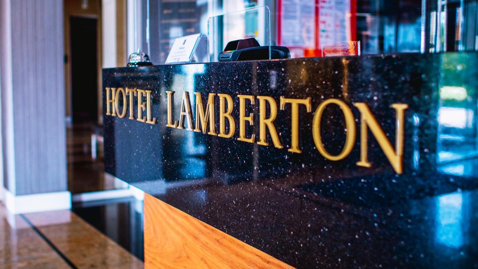 Hotel Lamberton Oltarzew Bagian luar foto