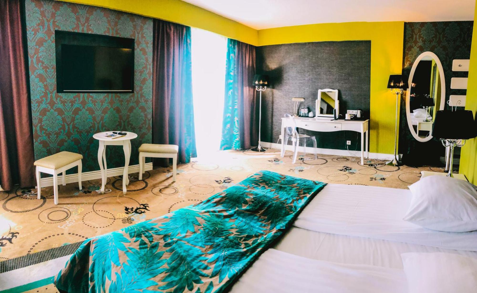 Hotel Lamberton Oltarzew Bagian luar foto